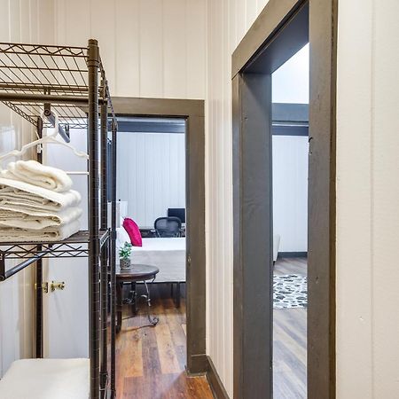 Modern Greenwood Studio Less Than 1 Mi To Downtown! ภายนอก รูปภาพ